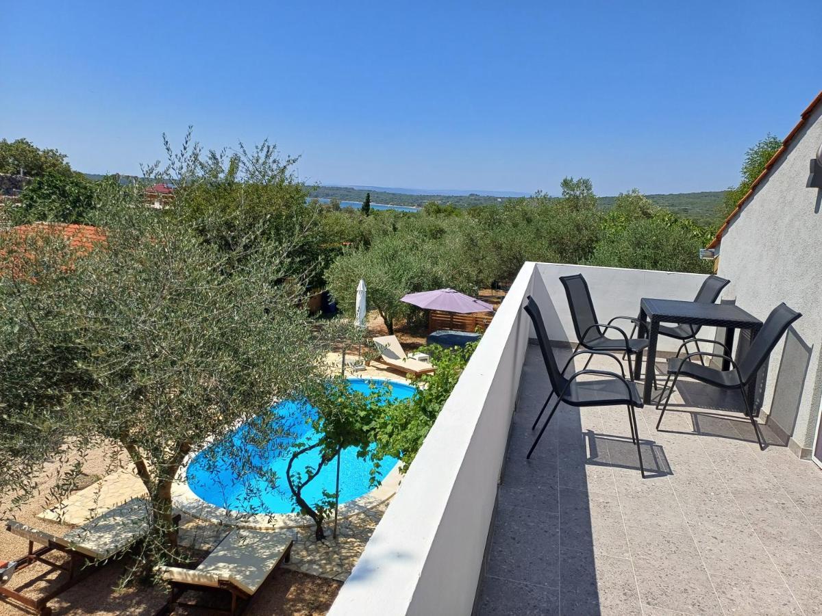 Holiday House Pulina Punat Esterno foto